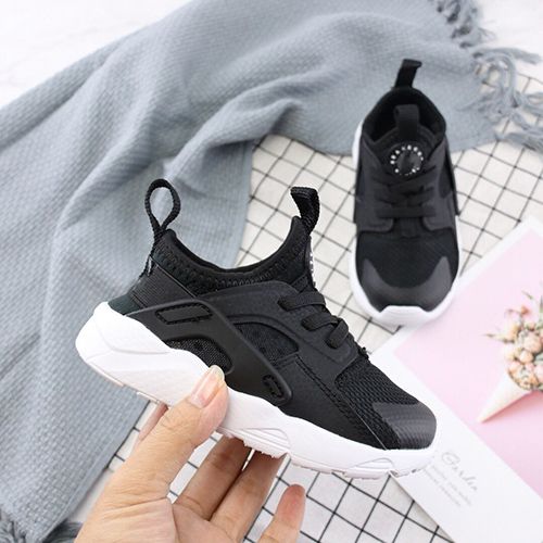 girl huaraches