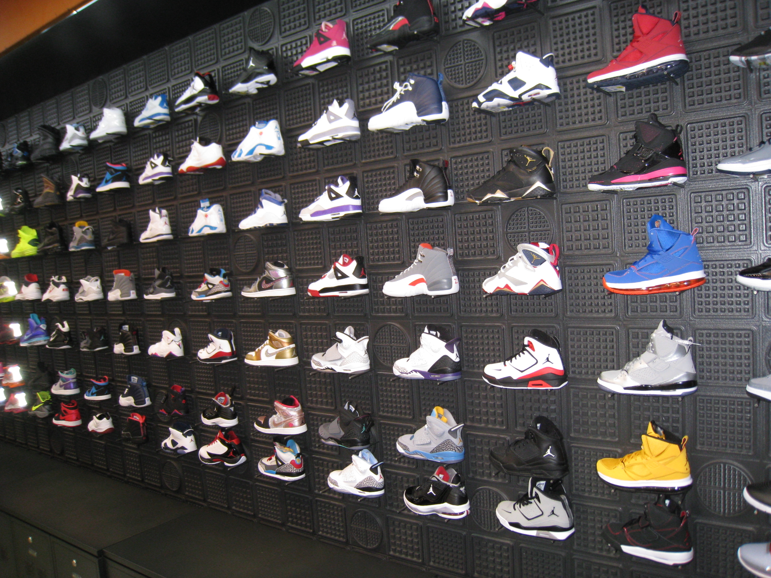 jordan shoe stores - OFF68% - ferhukuk 