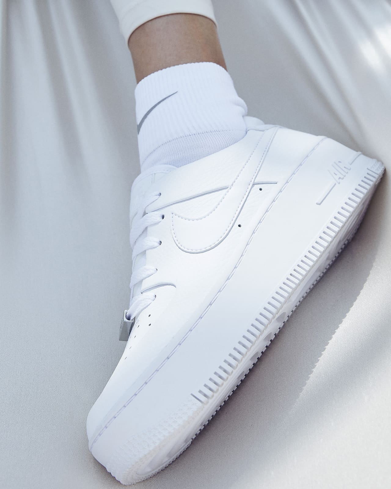 nike air forces low