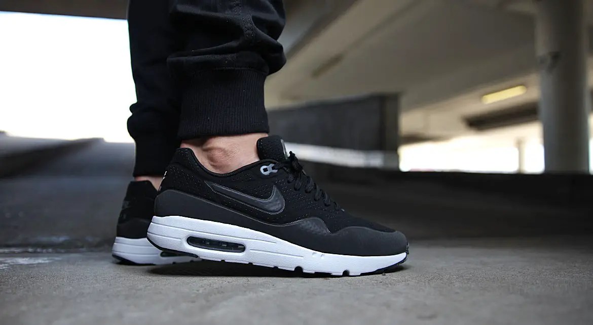 nike ultra moire