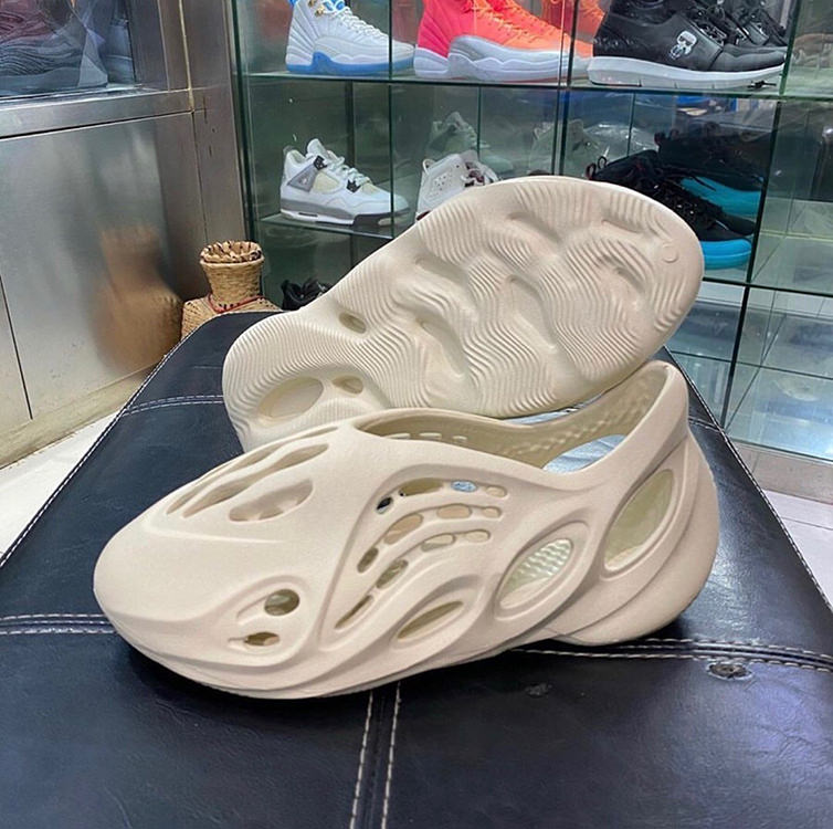 foam runner yeezy