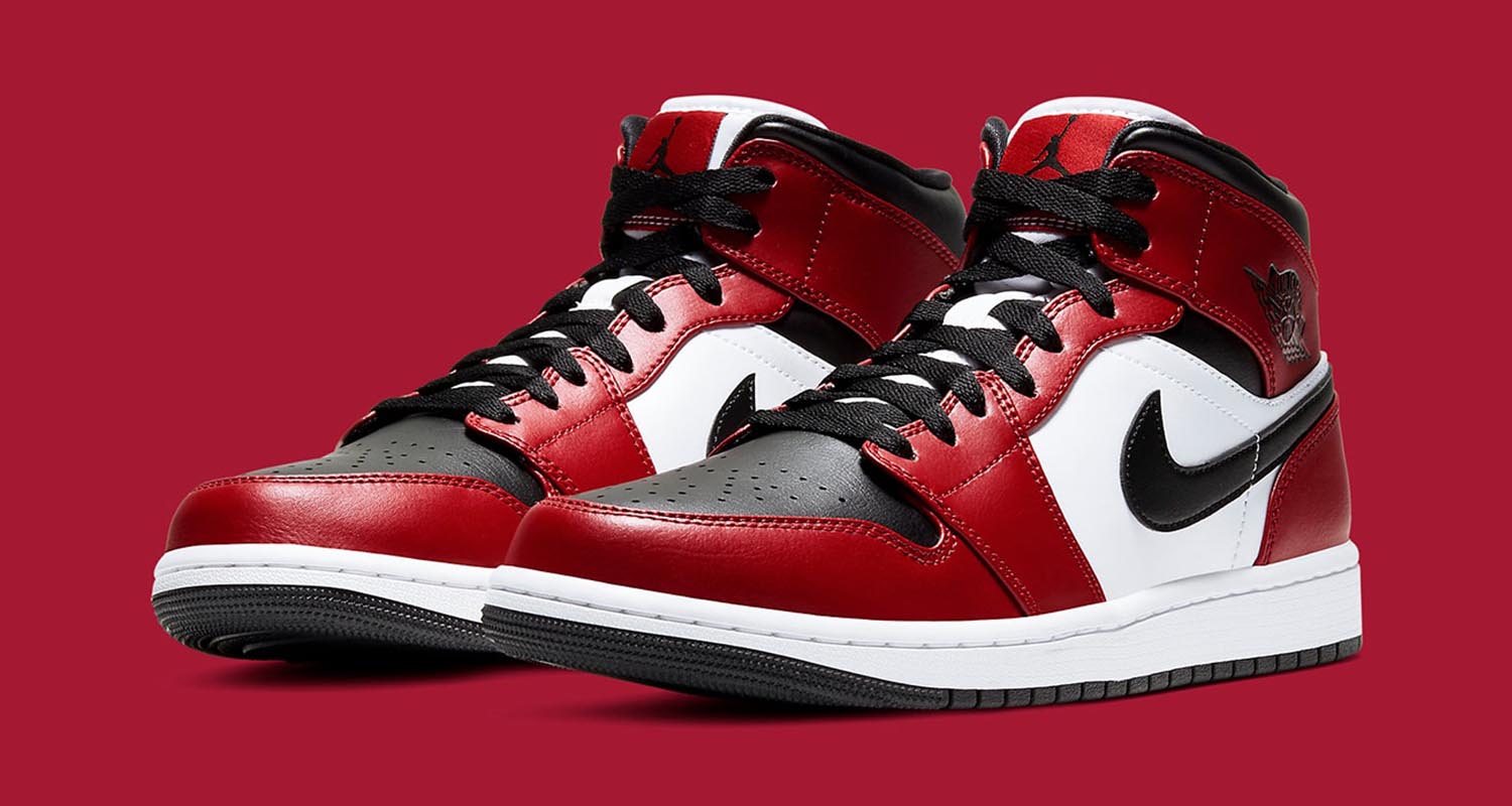 jordan retro 1 black toe