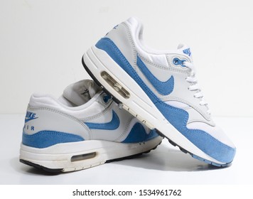 classic nike air max