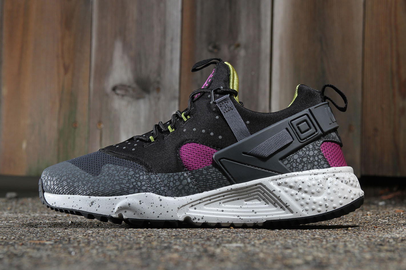 gray huaraches