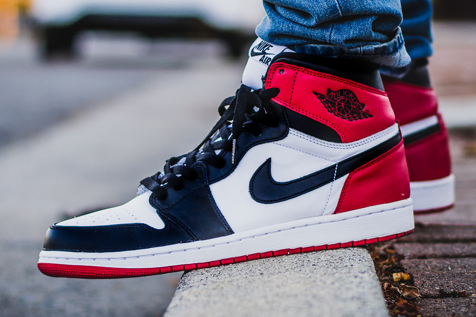 jordan retro 1 black toe