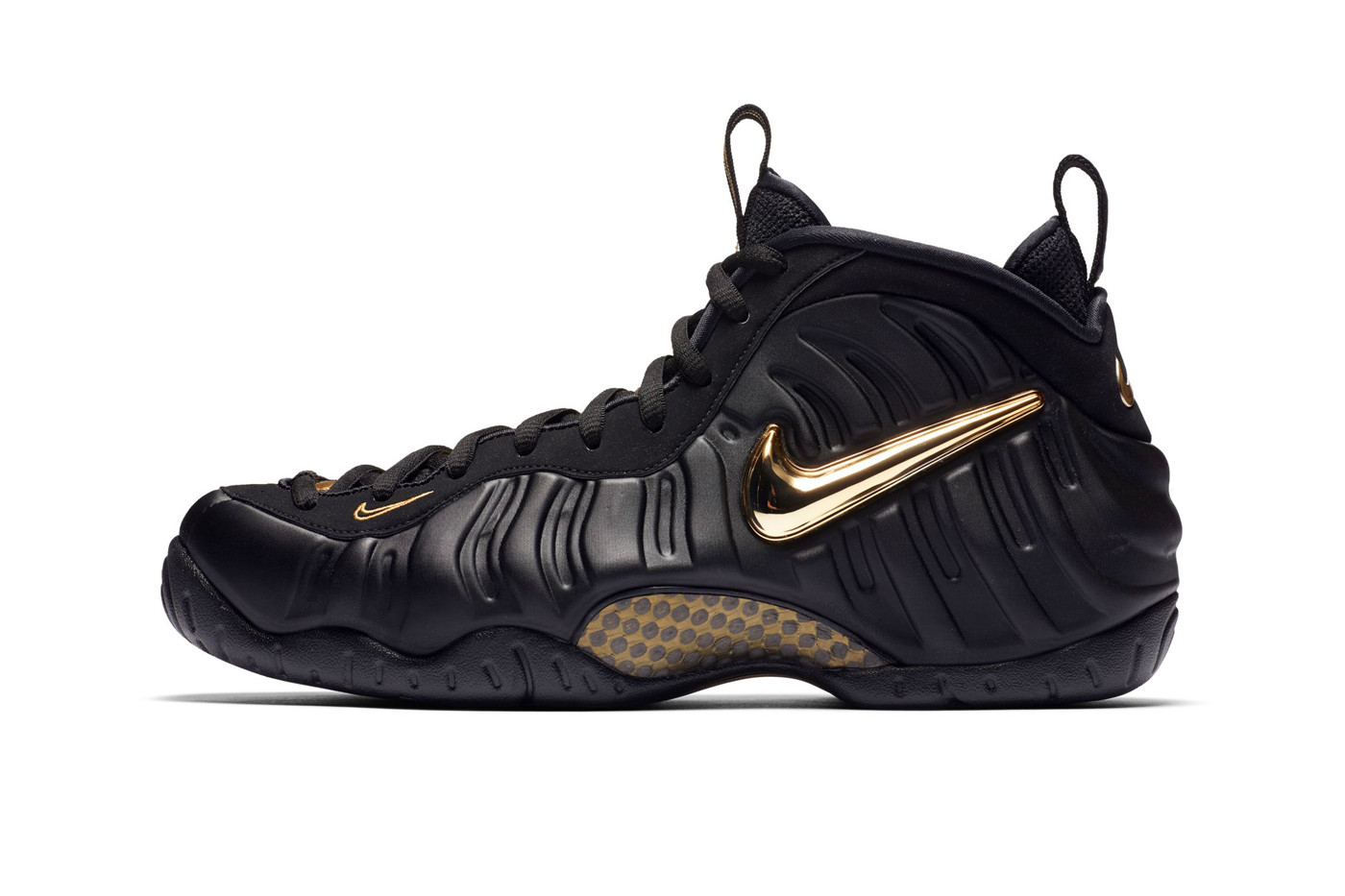 Nike Air Foamposite Pro “Black/Metallic 