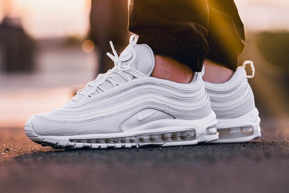 air maxes 97 all white
