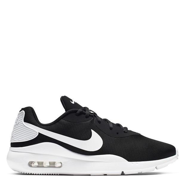 black nike air trainers