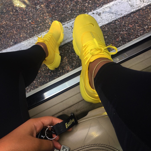 yellow womens nike shoes