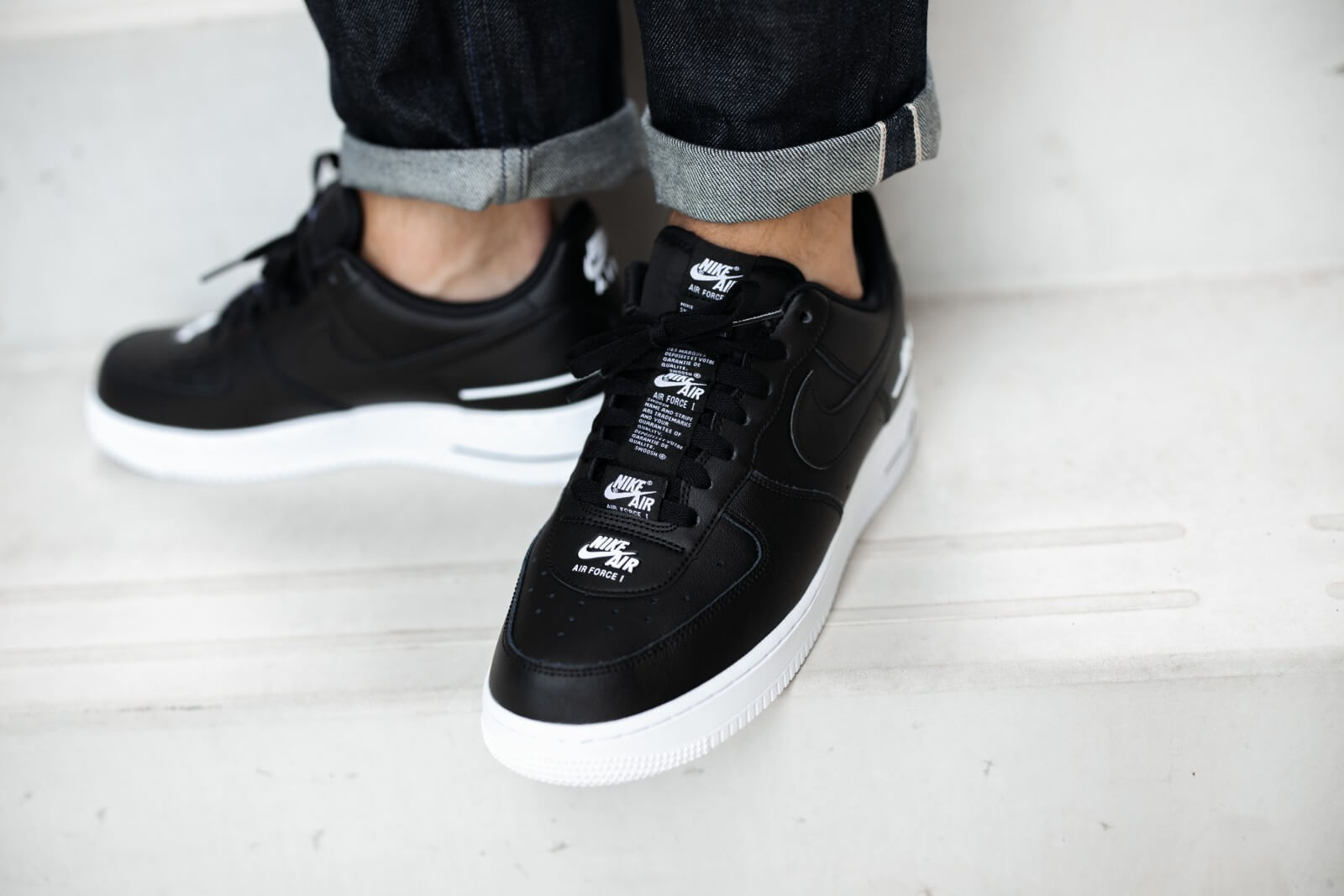 nike air force 1 lv8 black