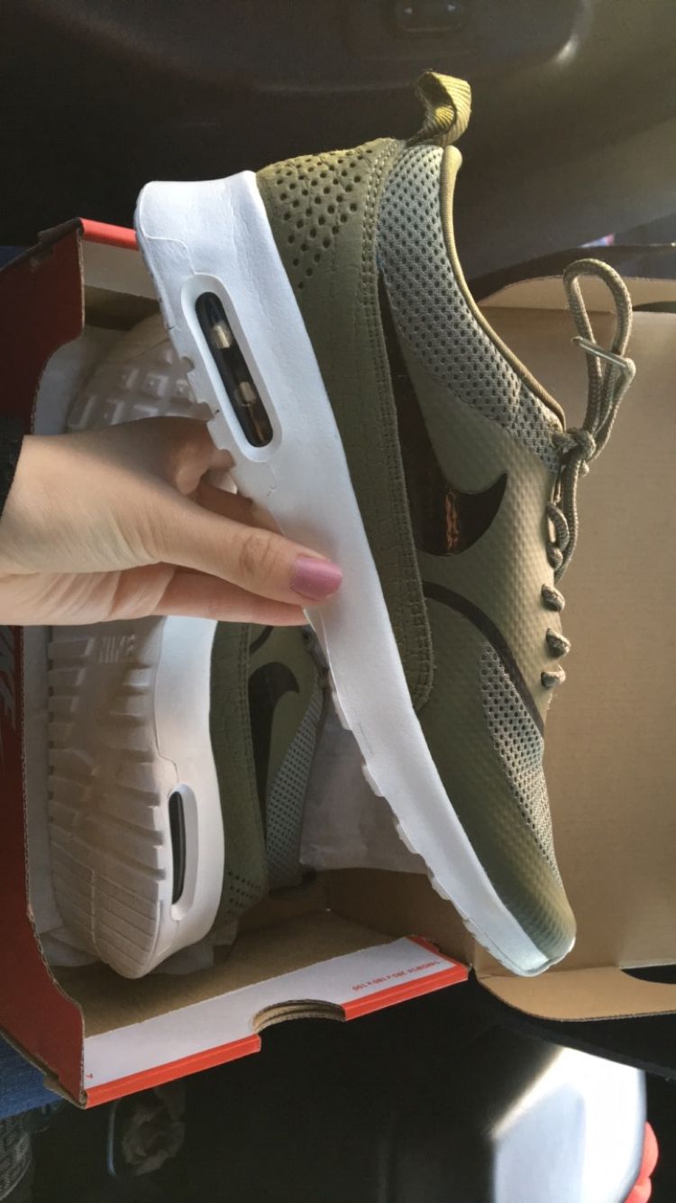 olive green nike shoes womens