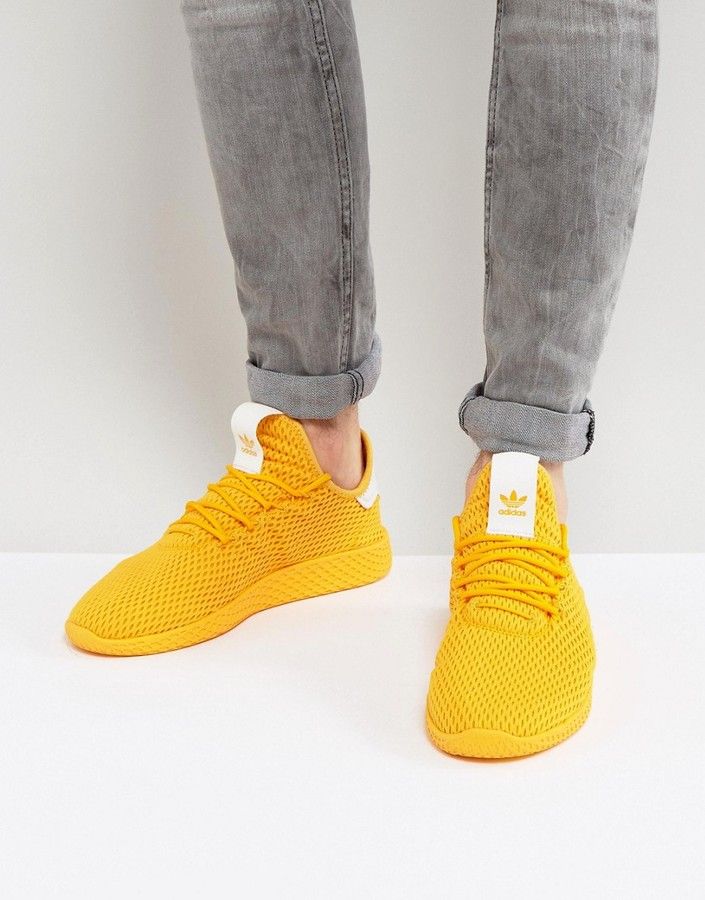 Yellow shoes outfit 