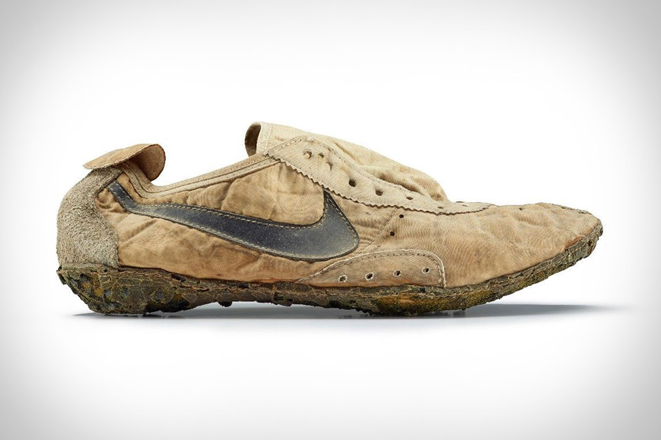 nike moon boots