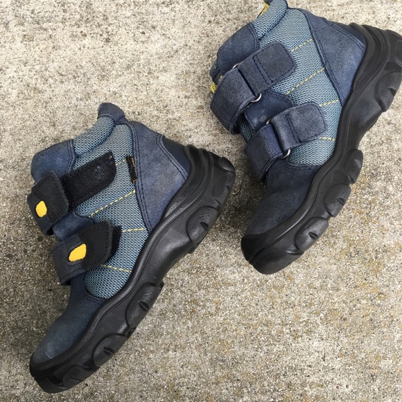 ecco kid shoes