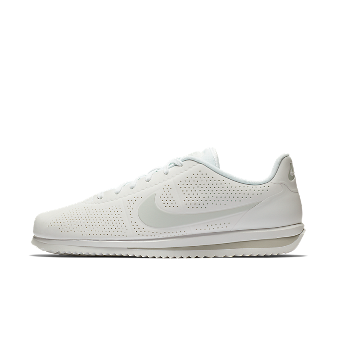 nike ultra moire