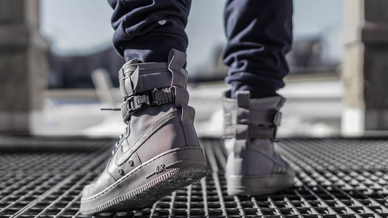 nike moon boots