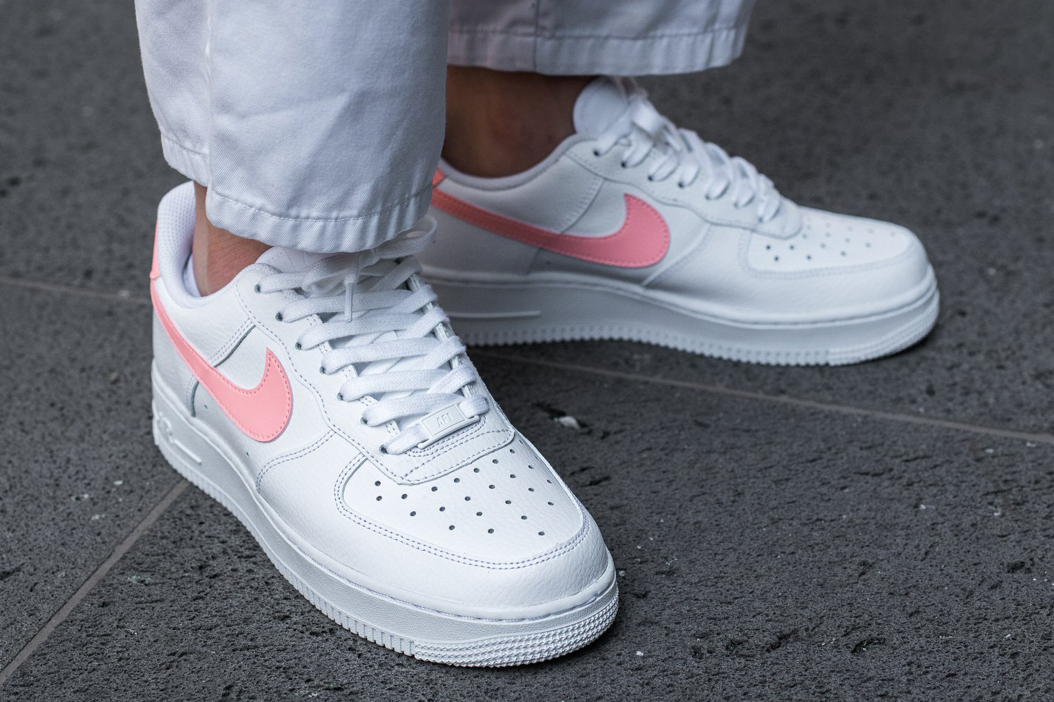 Nike Air Force 1 Women's in \
