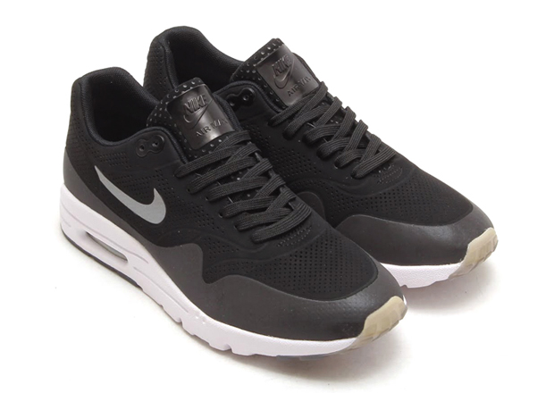 nike ultra moire