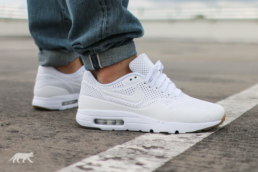 nike ultra moire