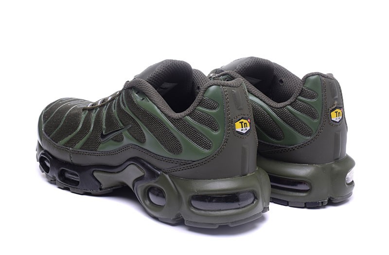 nike olive green air max
