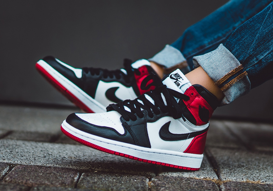 jordan retro 1 black toe